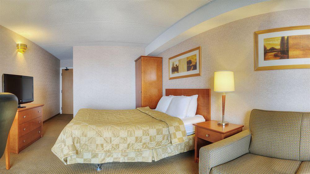 Comfort Inn Brantford Buitenkant foto