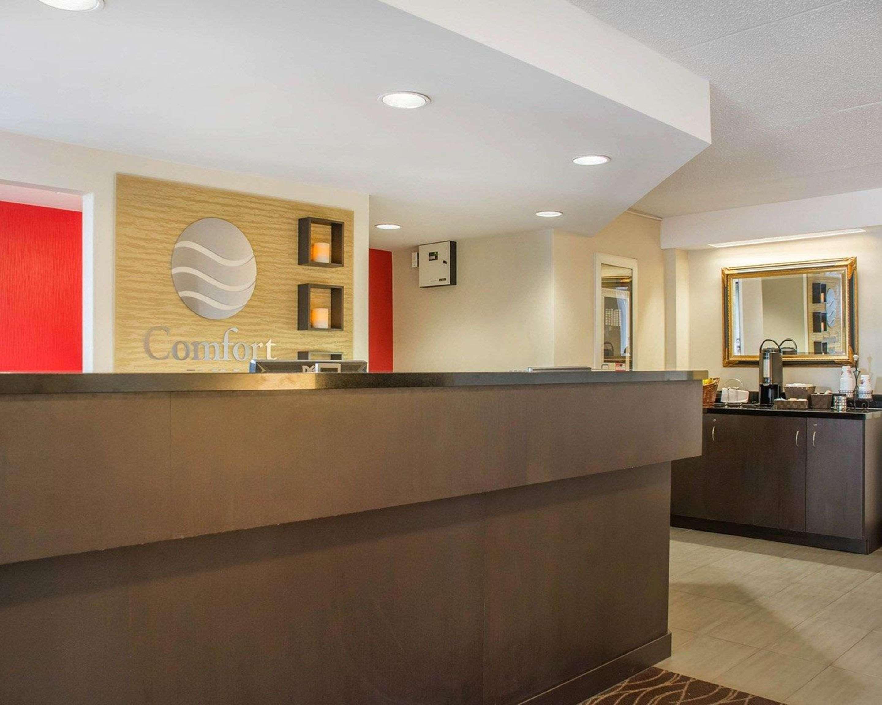 Comfort Inn Brantford Buitenkant foto