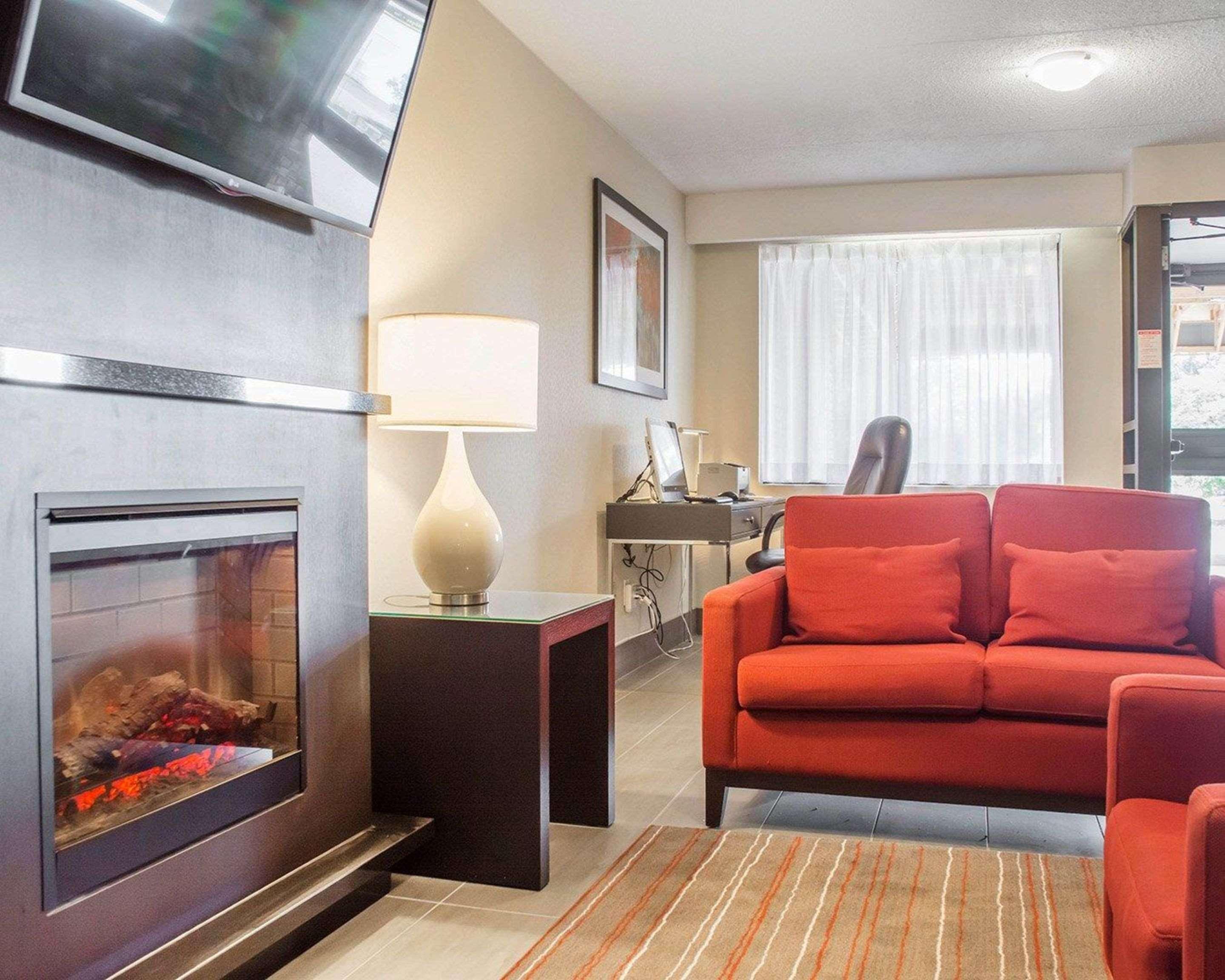Comfort Inn Brantford Buitenkant foto