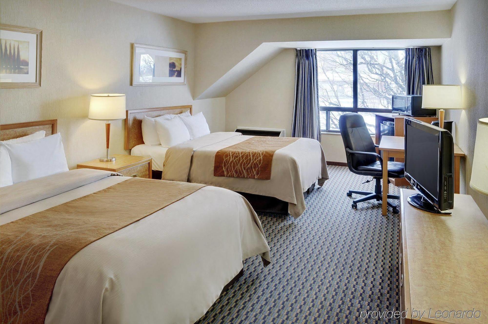 Comfort Inn Brantford Buitenkant foto