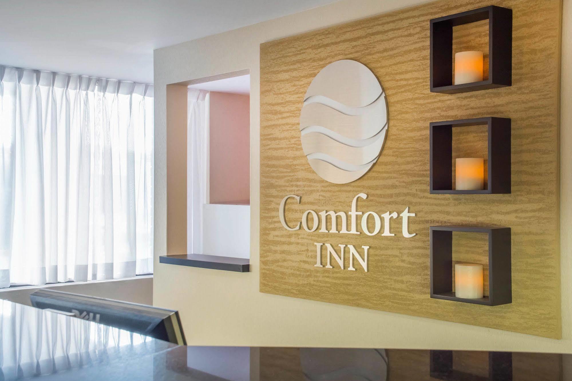 Comfort Inn Brantford Buitenkant foto
