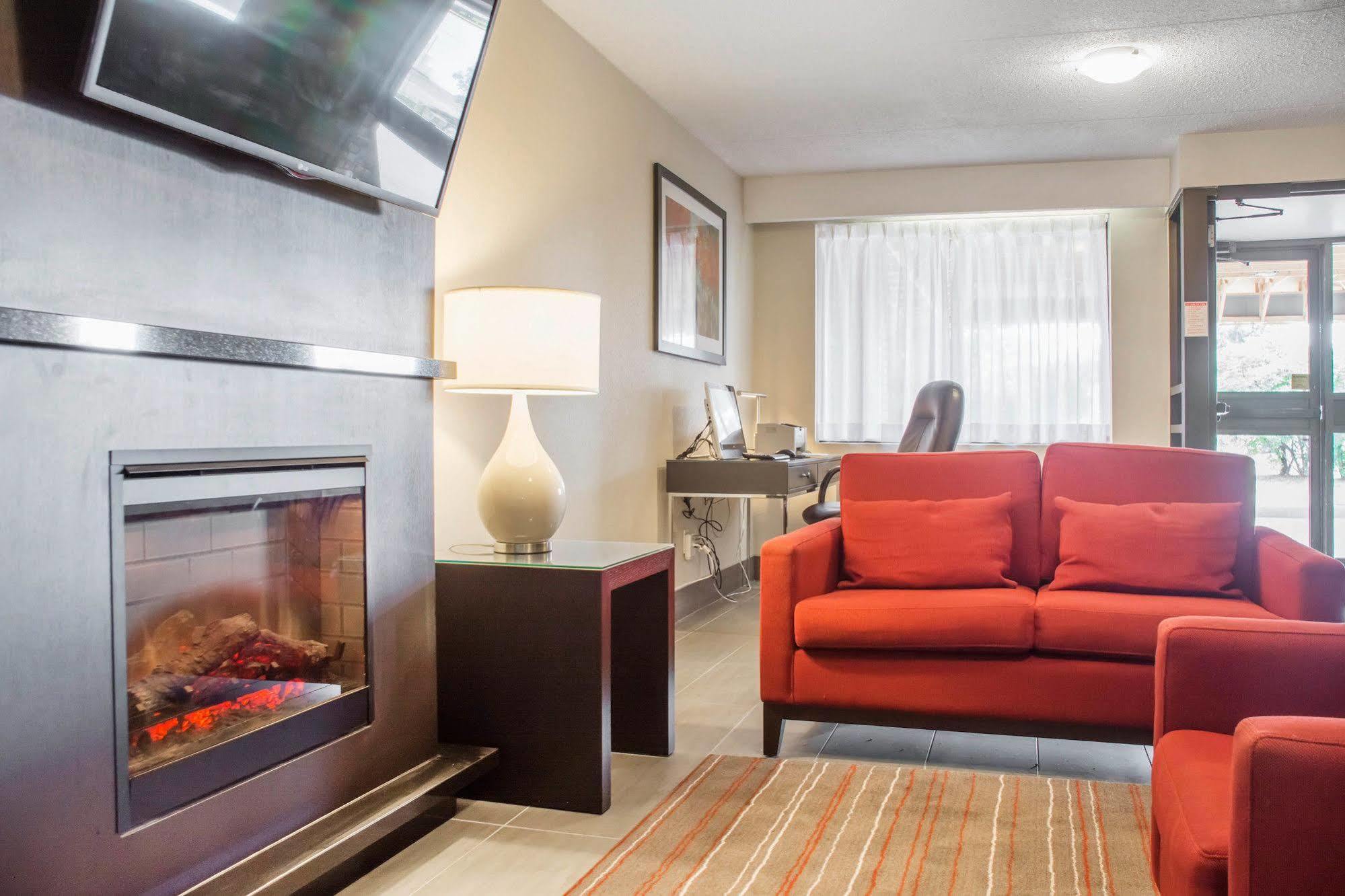 Comfort Inn Brantford Buitenkant foto