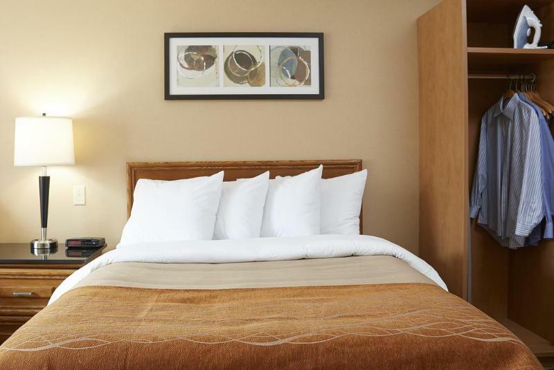 Comfort Inn Brantford Buitenkant foto